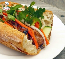 Bánh mì nem nướng