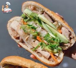 Bánh mì thịt chả xíu mại ốp la 2 trứng