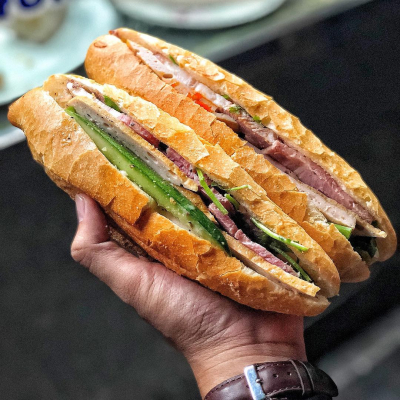 Bánh Mì Thập Cẩm Chả Bò Nem Nướng