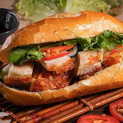 Bánh Mì Heo Quay Thập Cẩm