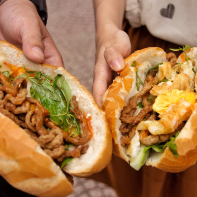 Bánh mì thịt chả, bánh mì xíu mại, bánh mì ốp la 2 trứng